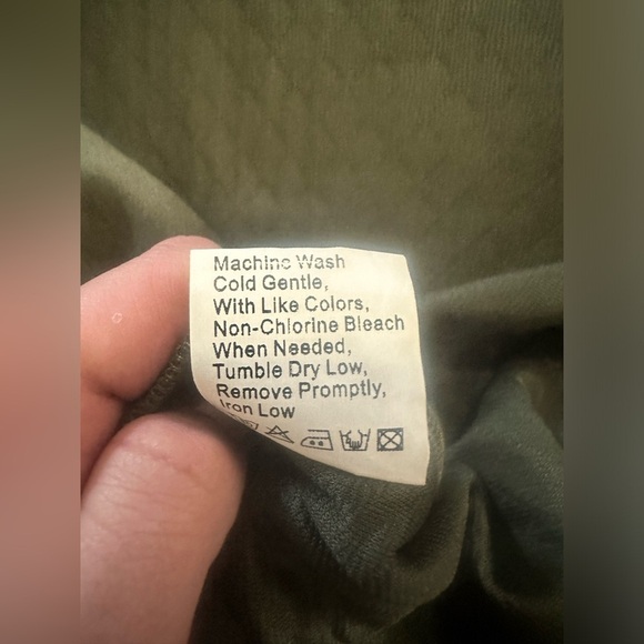 PrettyGarden Green Long Sleeve Button Up Shirt Size Medium - Picture 5 of 6